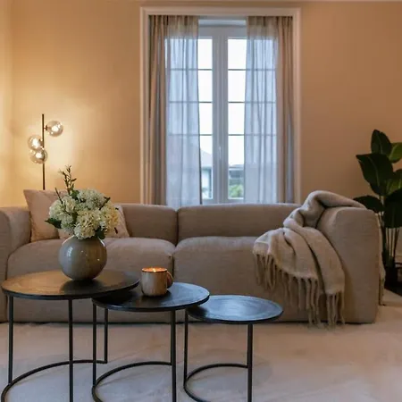 Villa Huswell - Luxurious With Stunning Views! *