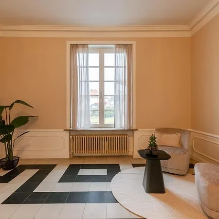 Huswell - Luxurious With Stunning Views! *