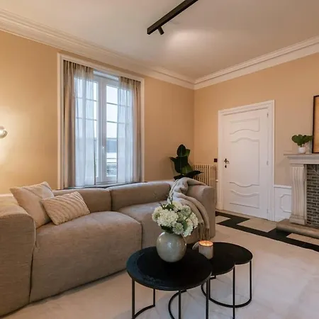 Villa Huswell - Luxurious With Stunning Views! *