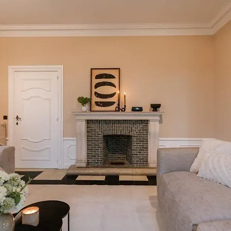 Huswell - Luxurious With Stunning Views! *