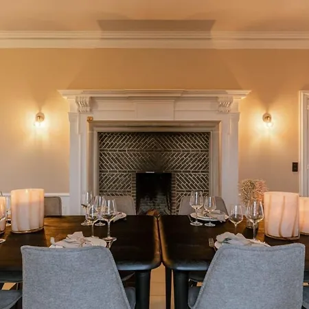 Huswell - Luxurious With Stunning Views! Willa